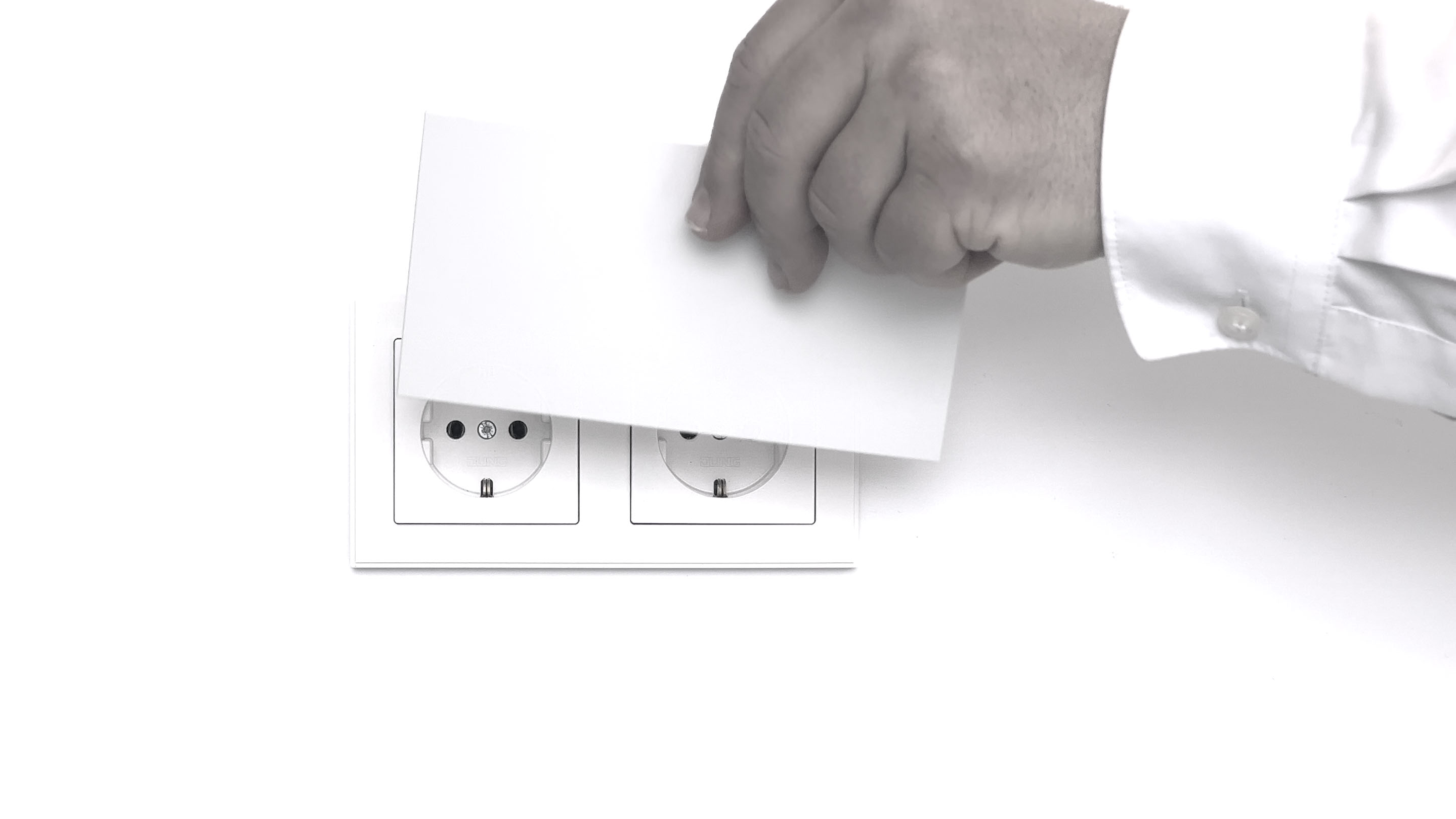 SET: Unsichtbare 2-fache Design-Steckdose mit USB-Ladegerät.